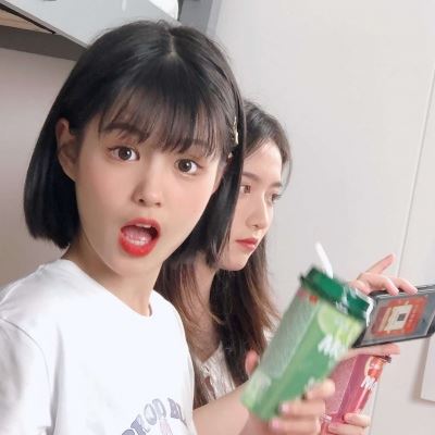 同一个小姐姐系列头像10张 我头像是个小姐姐