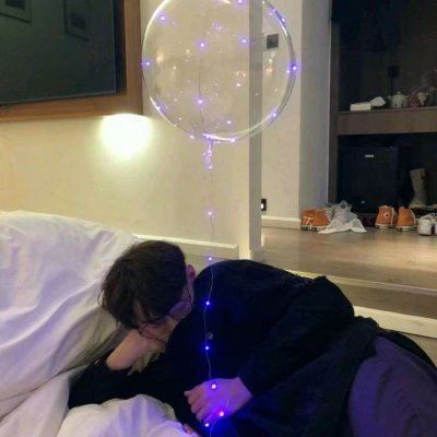 情侣头像冬季一人一张 冬天情头真人一人一半