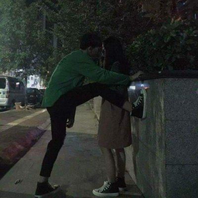 情侣恩爱甜蜜头像双人两张 图片头像 情侣 一对一 幸福