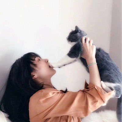 男女抱猫情侣头像图片 女生抱着猫的情侣头像