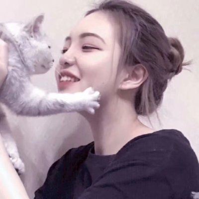 男女抱猫情侣头像图片 女生抱着猫的情侣头像