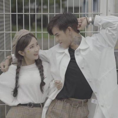 qq情侣头像个性呆萌一对 00后qq情侣头像一人一半儿动漫