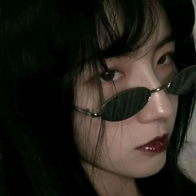 成熟风的头像 甜酷风格女生头像