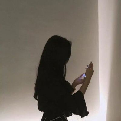伤感一点的头像男生 唯美伤感情侣头像一男一女
