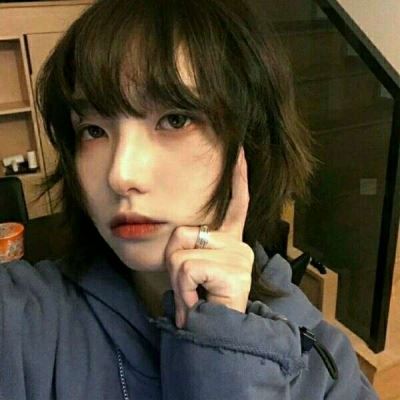 成熟风的头像 甜酷风格女生头像