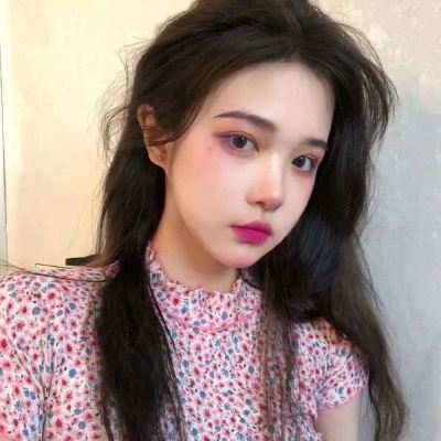 干净气质女头背影 干净气质女头动漫