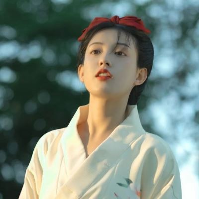 干净气质女头背影 干净气质女头动漫