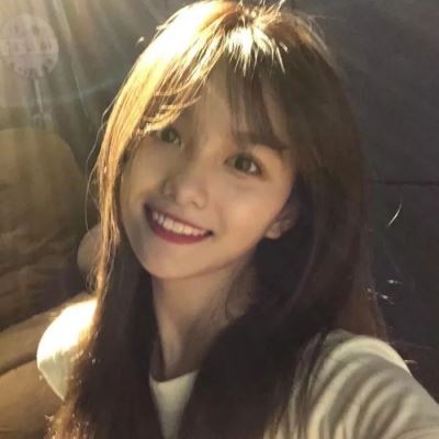干净气质女头背影 干净气质女头动漫