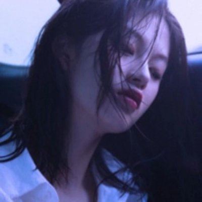 忧伤情头一左一右 伤感情侣头像一左一右
