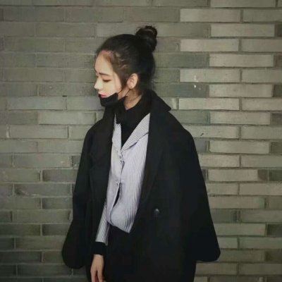 忧伤情头一左一右 伤感情侣头像一左一右
