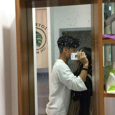 手机遮脸情头一男一女 手机遮脸情头一男一女高冷霸气