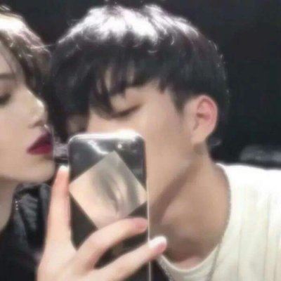 手机挡脸情侣头像大全 单人 挡脸情侣头像一人一张
