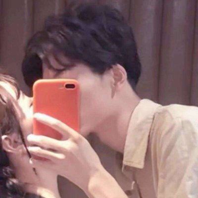 手机挡脸情侣头像大全 单人 挡脸情侣头像一人一张