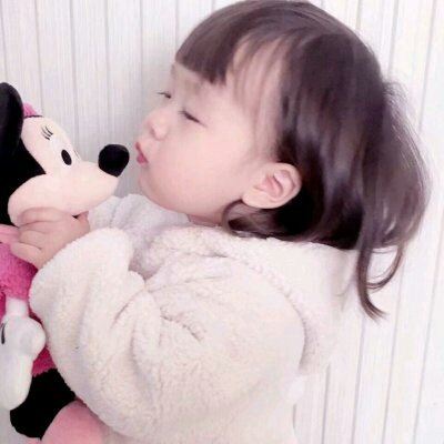 个性小孩情头一对个性 情侣头像个性呆萌一对孩子
