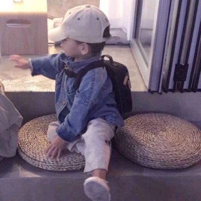 个性小孩情头一对个性 情侣头像个性呆萌一对孩子