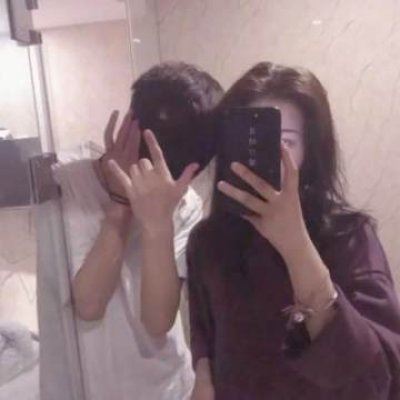 手机遮脸情侣头像一人一张 情侣头像遮脸的