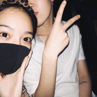唯美情侣头像背影一对 情侣头像配对一人一张背影