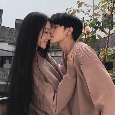 唯美情侣头像背影一对 情侣头像配对一人一张背影