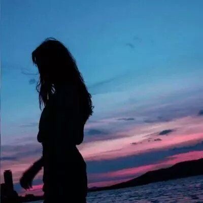 夕阳影子照片情侣头像 影子情侣头像一对两张较新颖的