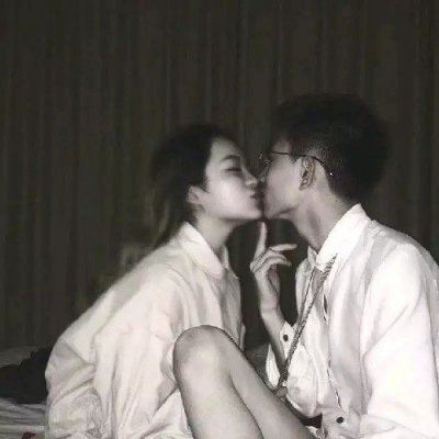 情侣头像浪漫甜蜜浪漫亲亲一对两张 亲吻情侣头像一对图片