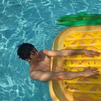 今天她也是如此个性情侣头像 个性情头过年