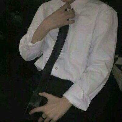 QQ情头一人一张 结婚的情头一人一半