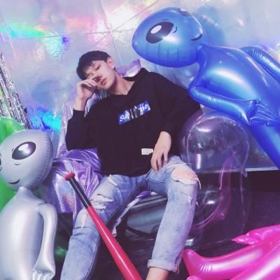 情头一男一女手机挡脸 情侣头像 一男一女情头手机挡脸