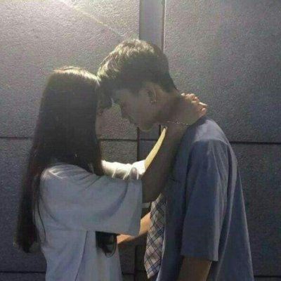 好看的情侣头像挡脸 情侣头像用手机挡脸双人