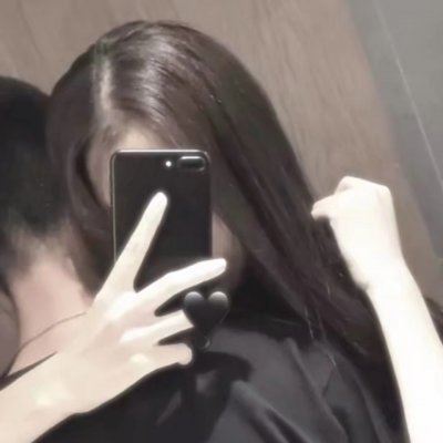 好看的情侣头像挡脸 情侣头像用手机挡脸双人