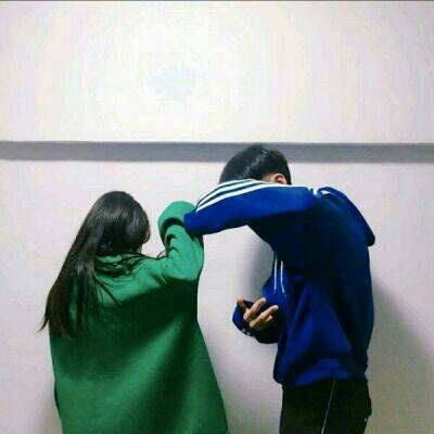 情侣装情头图片 情侣比心图片