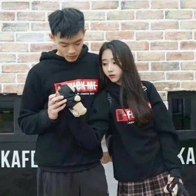 情侣装情头图片 情侣比心图片