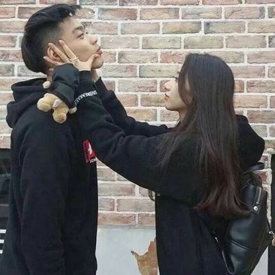 情侣装情头图片 情侣比心图片