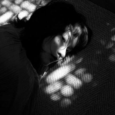 孤独黑暗系女生头像抑郁症 孤独黑暗系女生头像动漫血瞳
