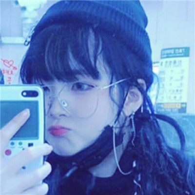 抖音里流行的情侣头像一左一右 情侣头像抖音一男一女分开的