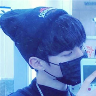 抖音里流行的情侣头像一左一右 情侣头像抖音一男一女分开的