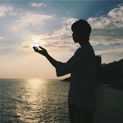 海边情侣头像背影一对 情侣头像背影大海蓝色