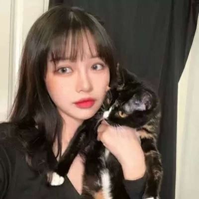 抱着猫的女生头像 个性 抱猫咪的个性女生头像