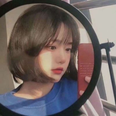 蓝色头发的真人女头像 深蓝色头像女生真人
