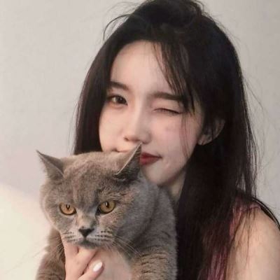 怀里有猫的女生头像不露脸 怀里有猫的女生头像动漫