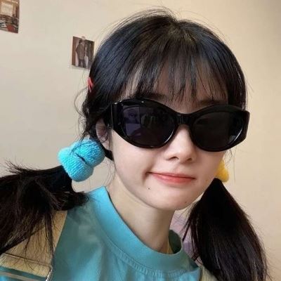 蓝色头发的真人女头像 深蓝色头像女生真人