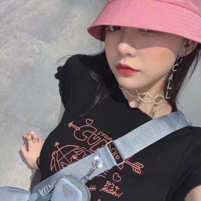 潮酷头像女不露脸半身裤子 潮酷头像女不露脸