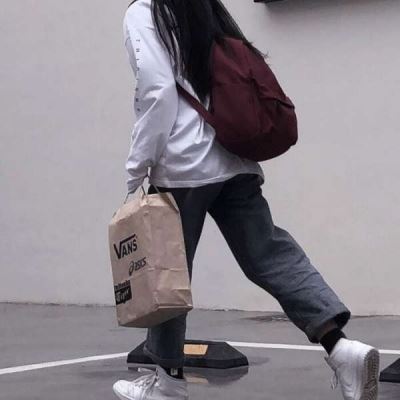 美女头像个性真人头像不露脸 美女心头像真人挡脸个性