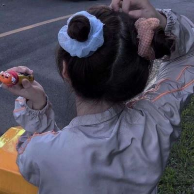 美女头像个性真人头像不露脸 美女心头像真人挡脸个性