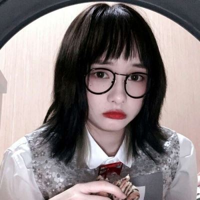 闺蜜头像一人一半真人不露脸 闺蜜头像一人一半真人霸气