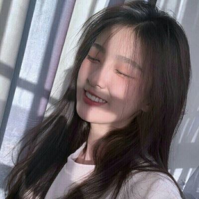 中分短发女生头像 中分头发头像