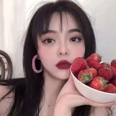 近脸照女头 女生头像近脸照高清