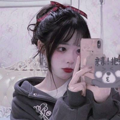 中分短发女生头像 中分头发头像