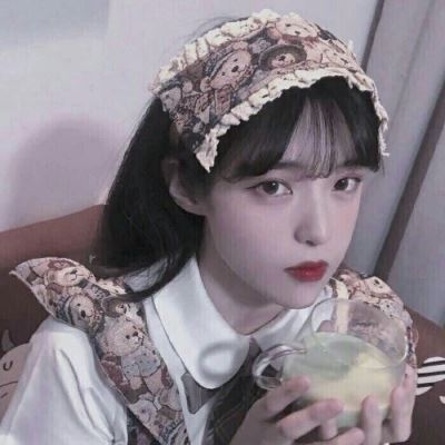 中分短发女生头像 中分头发头像