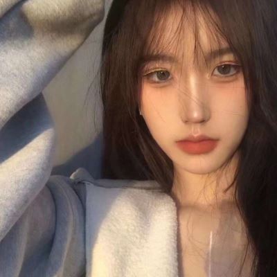 既酷又丧的女生头像 微丧霸气女生头像