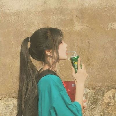 真人不露脸闺蜜头像有手机 真人不露脸闺蜜头像女